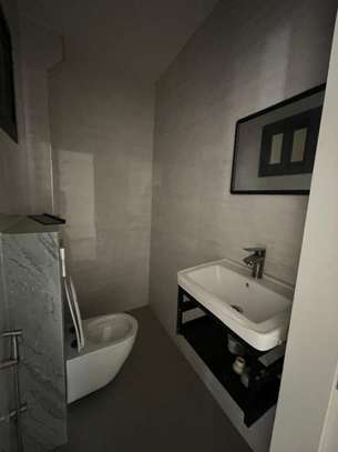 F5 de 352 m² à louer au point e avec les meubles image 13