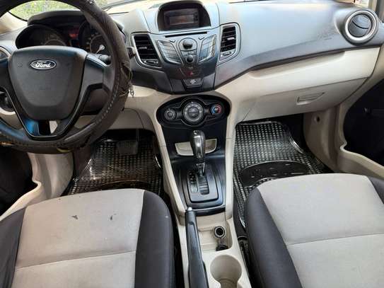 Ford Fiesta 2012 image 4