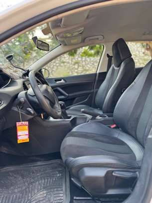 Peugeot 308 image 5