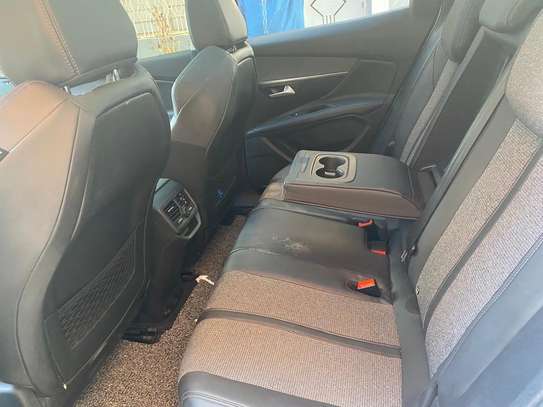 Peugeot 3008 image 8