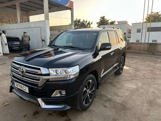 Toyota land cruiser 2020 image 1