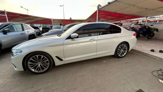 BMW SERIE 5 (530i) image 7