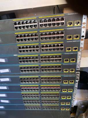 Switch Cisco 2960 series 24Port image 2