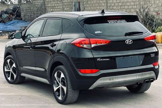 HYUNDAI TUCSON LIMITED AWD image 11