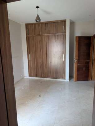 Duplex très moderne avec terrasse à ngor image 3