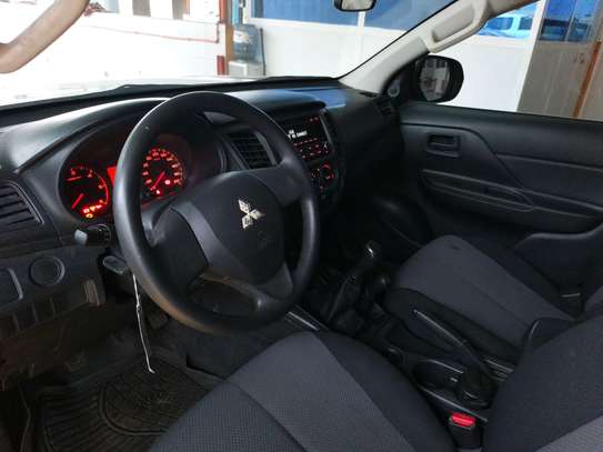 Mitsubishi L200 année 2022 image 6