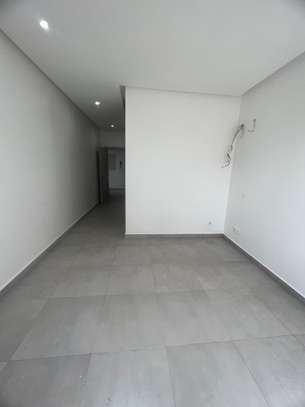 Joli apt F4 aux Almadies image 8