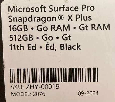 Surface Pro 11 X Plus avec clavier image 3
