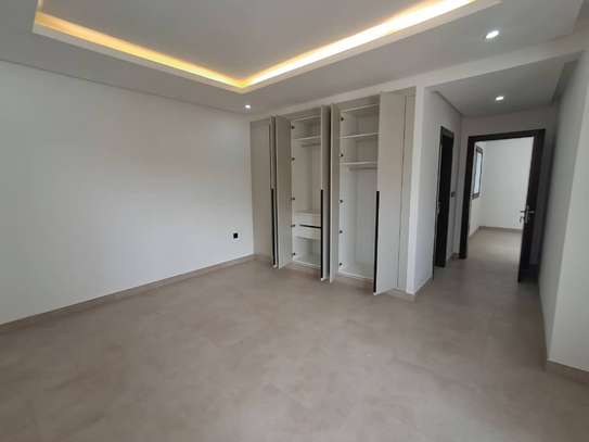 MERMOZ-FANN : LUXUEUX APPARTEMENT A LOUER image 8