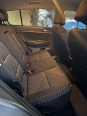 KIA SPORTAGE image 2