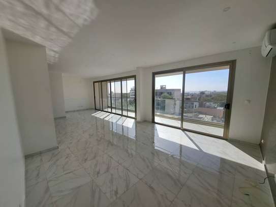 appartement de type f5 vue mer à louer fann 5eme étage image 15