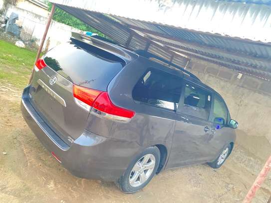 TOYOTA SIENNE 2013 image 7