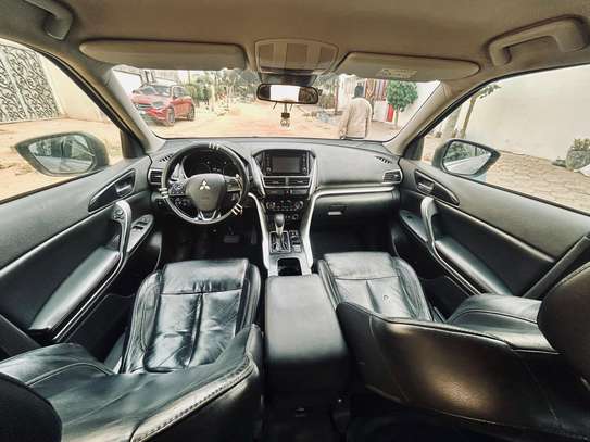 MITSUBISHI ECLIPSE 2019 image 6