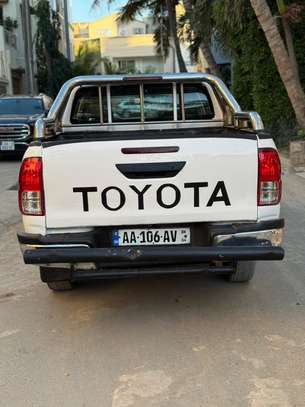 Toyota hilux image 6