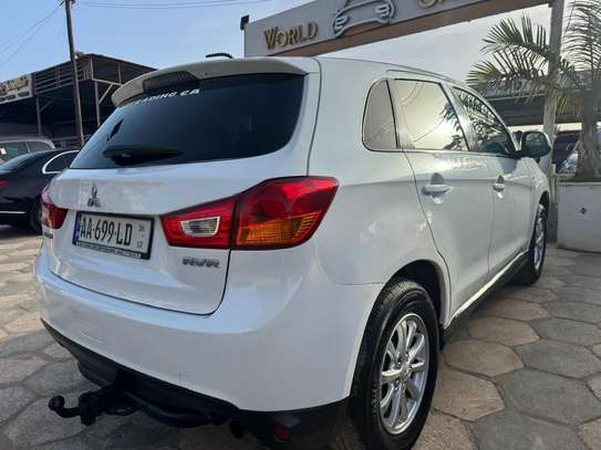 Mitsubishi RVR image 6