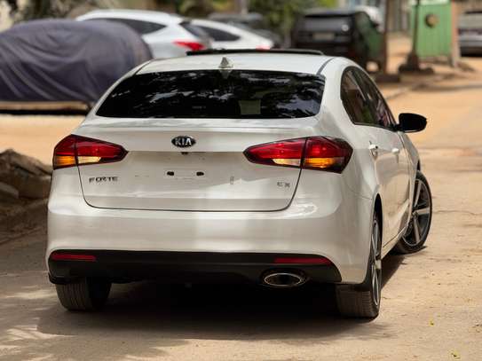 2017 KIA FORTE EX image 5