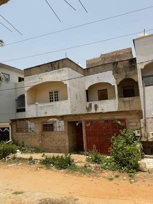 Villa R+1 Situé à Zack Mbao en Face Rond-point Zack Mbao image 4