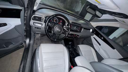 KIA SORENTO image 5