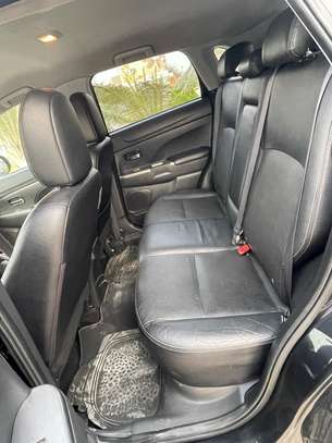 Mitsubishi RVR image 7