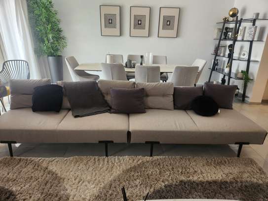 F4 ultra moderne à louer avec les meubles image 1