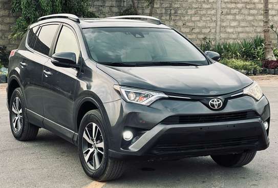 Toyota rav4 xle 2018 image 4