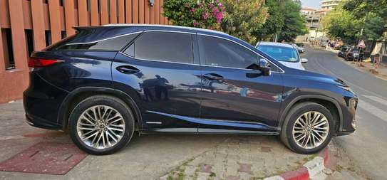 Lexus image 12