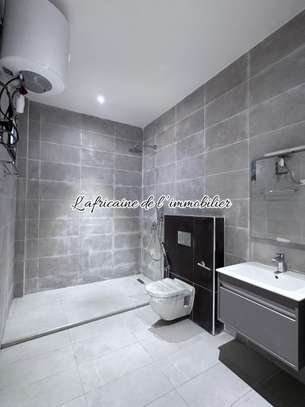 Appartement Duplex F4 à louer – Mermoz image 6