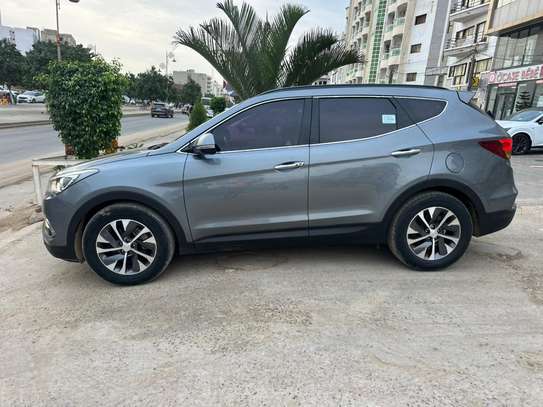 Hyundai Santafe 2017 image 4