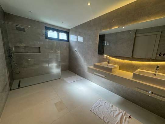 Plateau appartement ( vide) vue mer 4 chambres corniche image 7