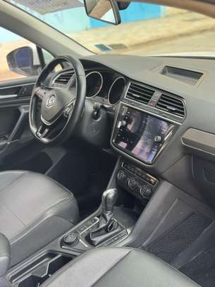 VOLKSWAGEN TIGUAN SE TSI 4 MOTION image 4