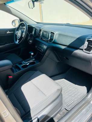 Kia Sportage image 8