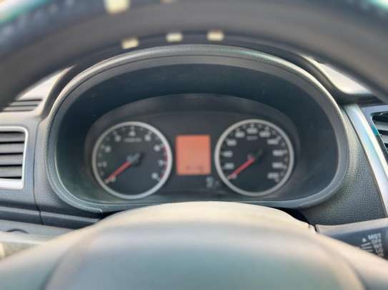 Mitsubishi l200 image 10