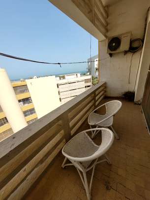 Studio meublé au plateau image 7