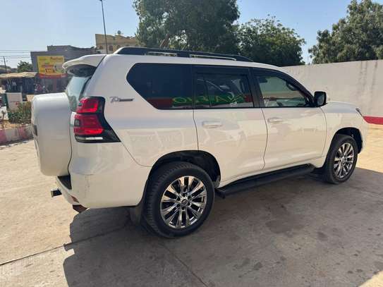 Toyota prado 2018 image 2