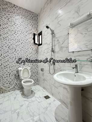 Appartement F4 à louer à la Cité Biagui image 13