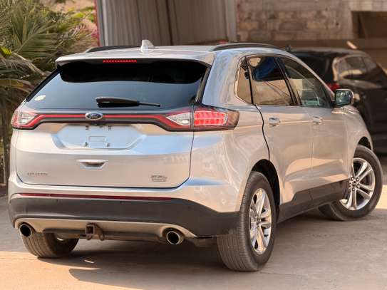 Ford Edge image 10