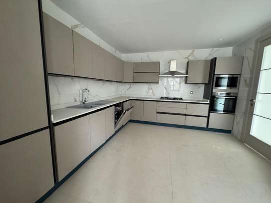 Appartement à louer au plateau sur la corniche image 2