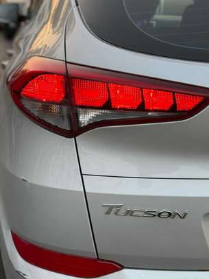 Hyundai tucson 2017 image 3