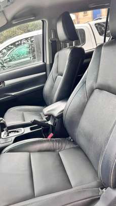 Toyota hilux 2018 image 2