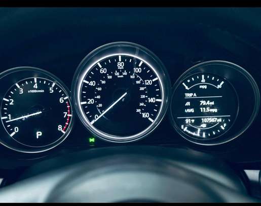 Mazda CX-5 SUV Noir Spacieux et Fiable image 6