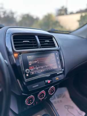Mitsubishi outlander image 5