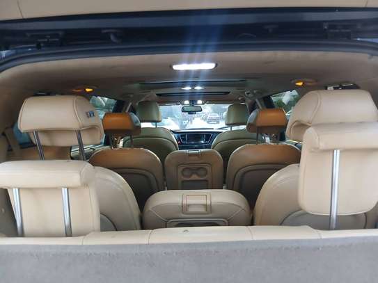KIA CARNIVAL à louer avec. Chauffeur image 13