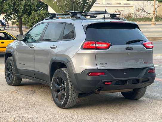 Jeep Cherokee Trail hawk image 4