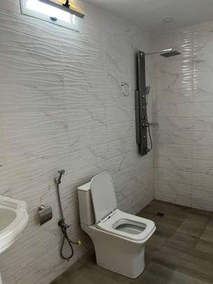 Appartement spacieux à Liberté 6 (cité aliou sow) image 9