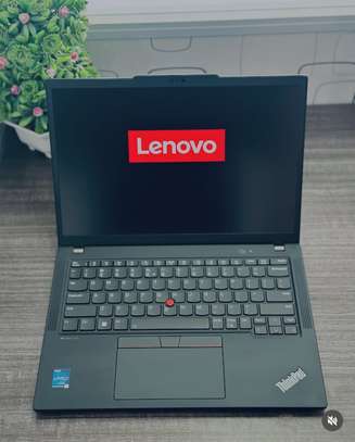 Lenevo Think Pad T14 Ultra 5 14 Pouces Écran tactile image 1