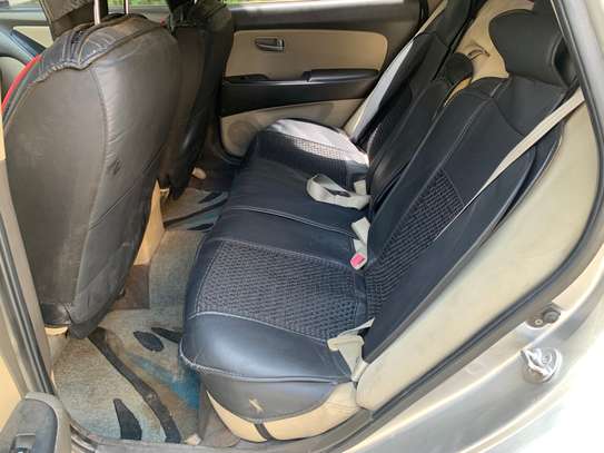 Hyundai Elantra image 9