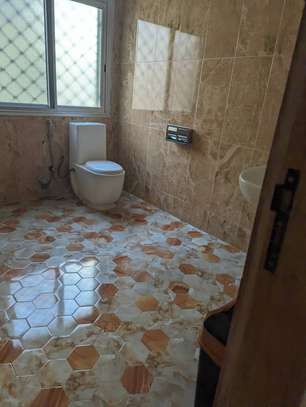 F4 à louer à sacré cœur 3 image 9