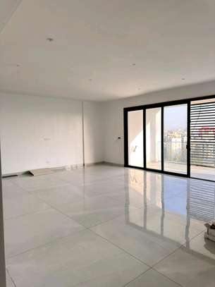 Appartement F4 haut standing tout neuf à louer au Point E image 10