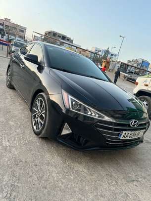 Hyundai elantra image 1