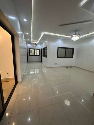 APPARTEMENT À LOUER – ALMADIES, ZONE DE RECASEMENT image 6